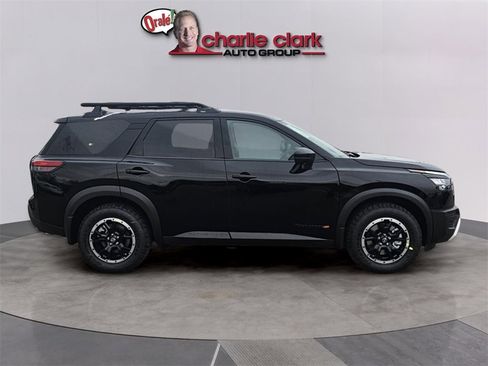 New 2025 Nissan Pathfinder Rock Creek image 7