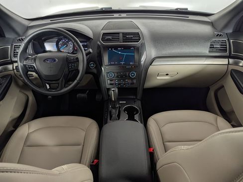 Certified 2019 Ford Explorer XLT w/ Equipment Group 202A FWD image 15