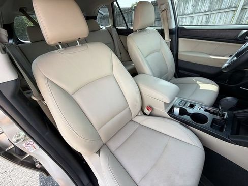 Used 2019 Subaru Outback 2.5i Limited AWD/4WD image 32