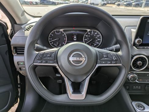 Used 2025 Nissan Sentra SV image 15