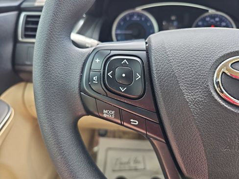 Used 2016 Toyota Camry LE FWD image 19