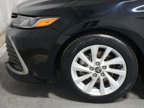 Certified 2021 Toyota Camry LE FWD image 5