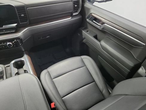 Used 2025 GMC Sierra 1500 SLT w/ SLT Premium Plus Package RWD image 16