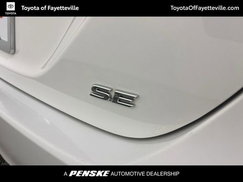Used 2023 Toyota Camry SE image 4