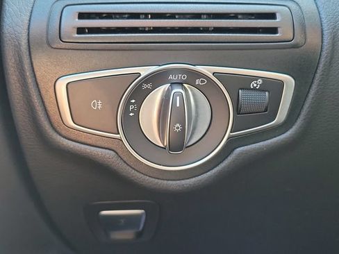 Used 2022 Mercedes-Benz GLC 300 image 29