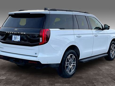 Used 2025 Ford Expedition Active image 29