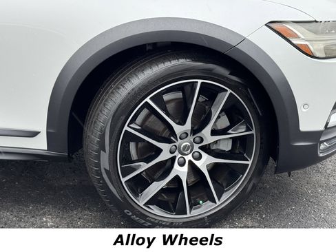 Used 2018 Volvo V90 T6 Cross Country w/ Convenience Package image 14