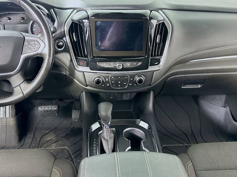 Used 2021 Chevrolet Traverse LT FWD image 18