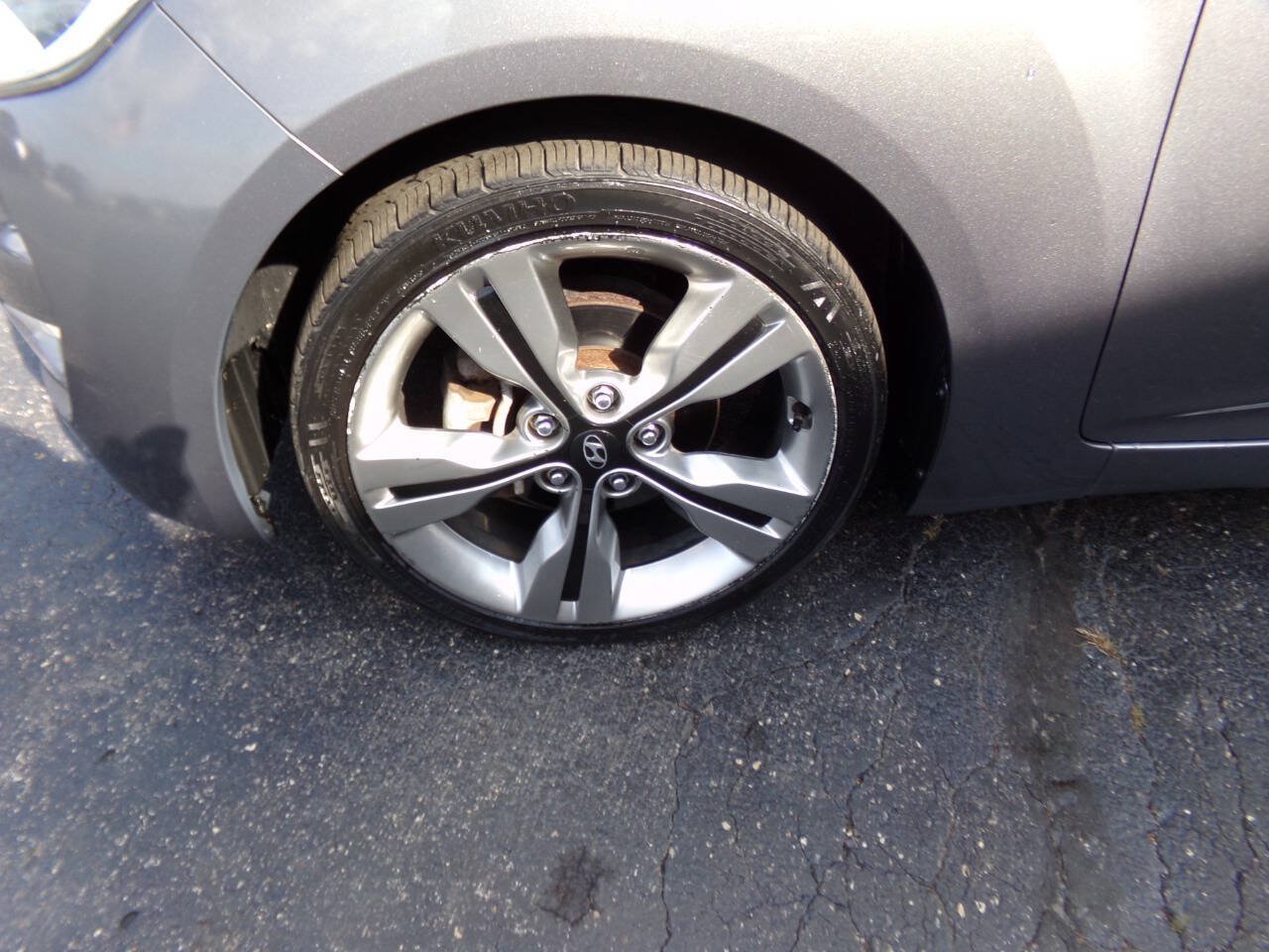 Used 2015 Hyundai Veloster w/ Option Group 03 FWD image 40