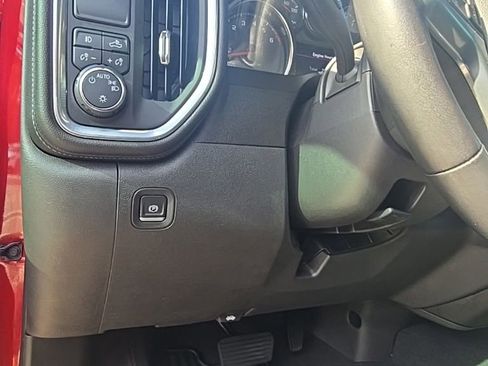 Used 2021 Chevrolet Silverado 1500 RST image 15