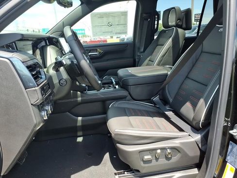 New 2026 GMC Yukon AT4 Ultimate AWD/4WD image 10