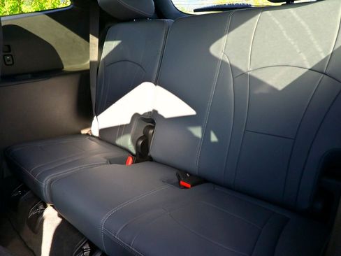 Used 2024 Buick Enclave Essence w/ Experience Buick Package image 19