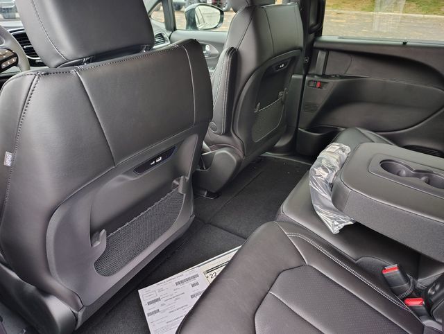 New 2026 Chrysler Pacifica Select w/ S Appearance Package FWD image 30