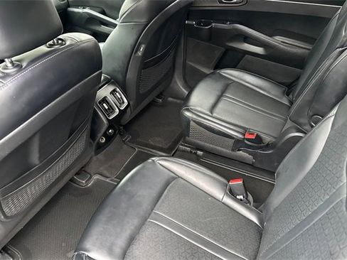 Certified 2023 Kia Sorento EX w/ Panoramic Sunroof Package image 15