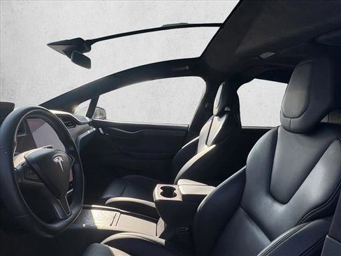 Used 2019 Tesla Model X 75D image 14