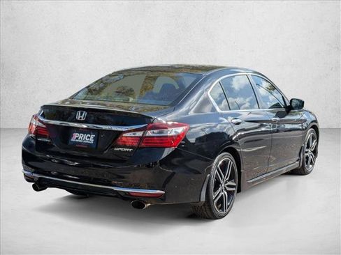 Used 2017 Honda Accord Sport image 5