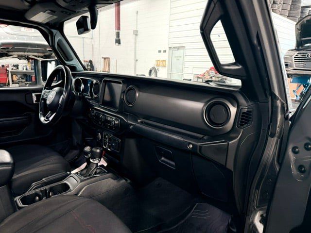 Used 2022 Jeep Gladiator Sport AWD/4WD image 8