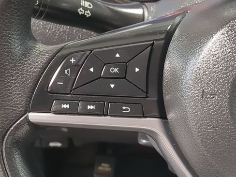 Used 2017 Nissan Rogue S AWD/4WD image 27