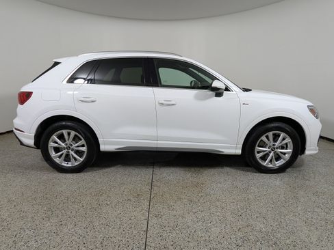 Certified 2023 Audi Q3 2.0T Premium w/ Convenience Package AWD/4WD image 8