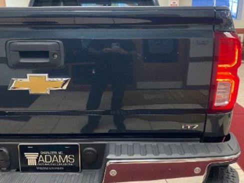 Used 2018 Chevrolet Silverado 1500 LTZ w/ LTZ Plus Package image 12