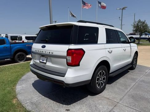 Used 2024 Ford Expedition XLT RWD image 6