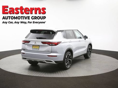 Used 2024 Mitsubishi Outlander SE AWD/4WD image 39