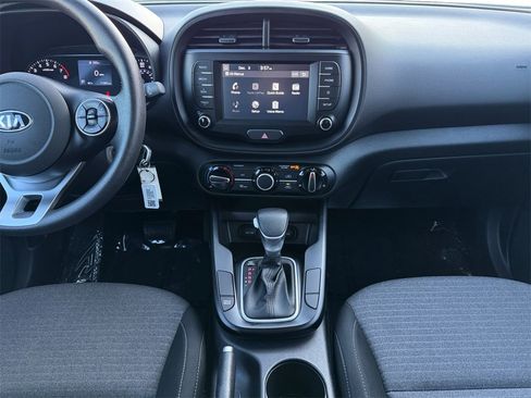 Used 2020 Kia Soul S image 24