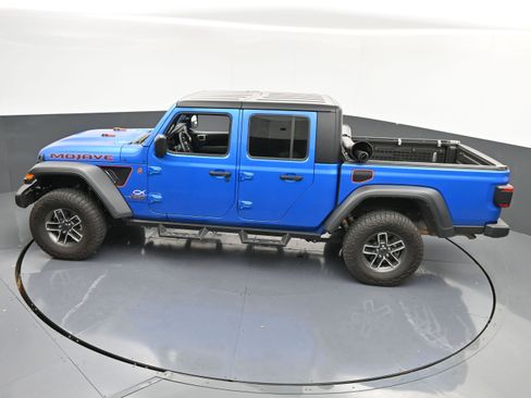 Used 2024 Jeep Gladiator Mojave w/ Technology Group image 32