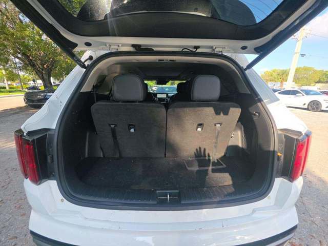Used 2023 Kia Sorento SX FWD image 14