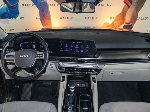 Used 2025 Kia Telluride S FWD image 3