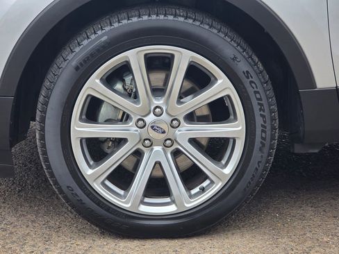 Used 2017 Ford Explorer Limited AWD/4WD image 37