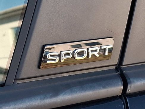 Certified 2025 Volkswagen Jetta Sport image 29