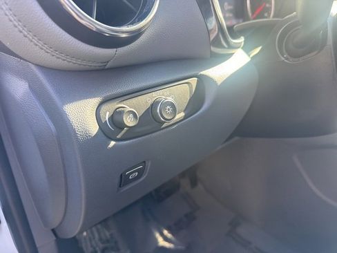 Used 2019 Chevrolet Blazer LT w/ Sun and Wheels Package image 13