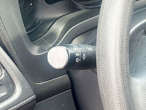 Used 2021 Honda HR-V LX image 10