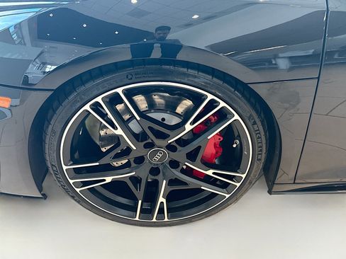 Used 2021 Audi R8 V10 RWD image 25