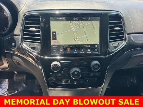 Used 2020 Jeep Grand Cherokee Overland AWD/4WD image 23