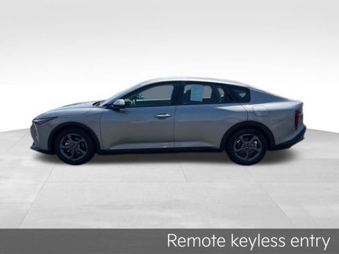 Certified 2025 Kia K4 FWD image 5