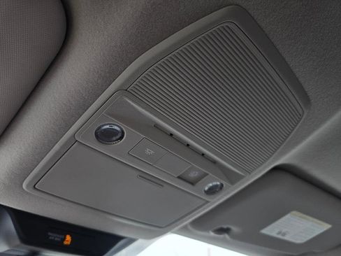 New 2025 Nissan Kicks SR image 23