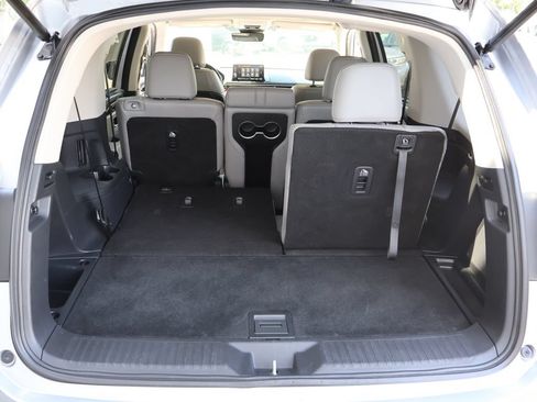 Used 2023 Honda Pilot Touring image 8