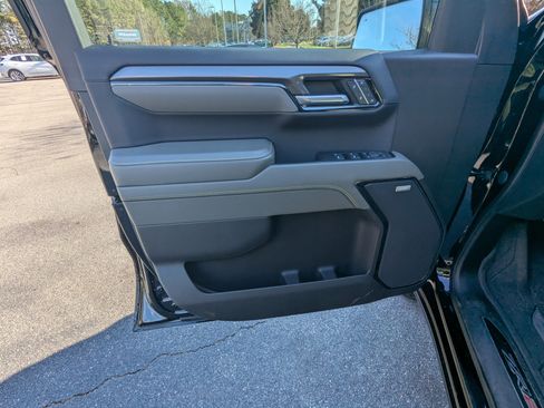 Used 2022 Chevrolet Silverado 1500 ZR2 w/ Technology Package image 16