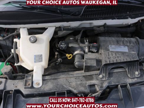 Used 2017 GMC Savana 2500 RWD image 17
