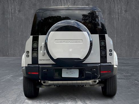 New 2026 Land Rover Defender 110 S image 4