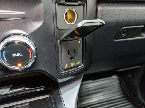 Used 2024 Ford F250 Lariat w/ Black Appearance Package image 27