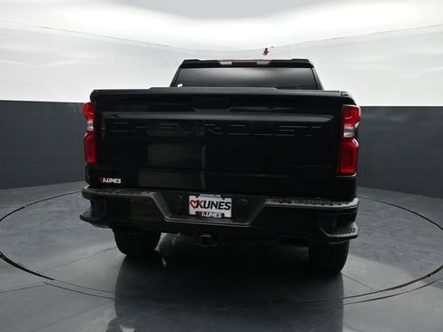 Used 2021 Chevrolet Silverado 1500 Custom Trail Boss w/ Midnight Edition AWD/4WD image 8
