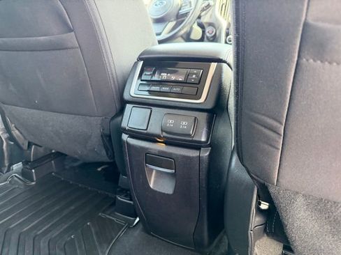 Used 2020 Subaru Ascent Premium w/ Convenience Package AWD/4WD image 13