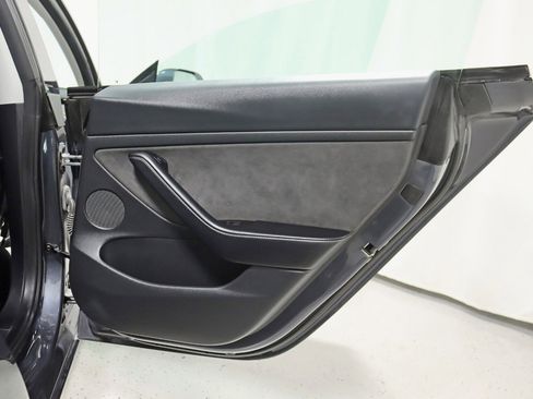 Used 2021 Tesla Model 3 Long Range image 34
