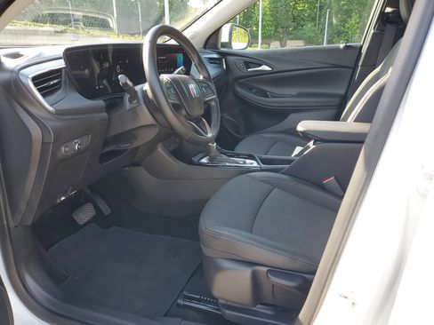 Used 2025 Buick Encore GX Preferred AWD/4WD image 16