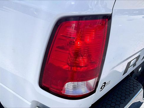 Used 2022 RAM 1500 Classic SLT AWD/4WD image 32