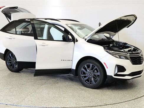 Used 2022 Chevrolet Equinox RS FWD image 10