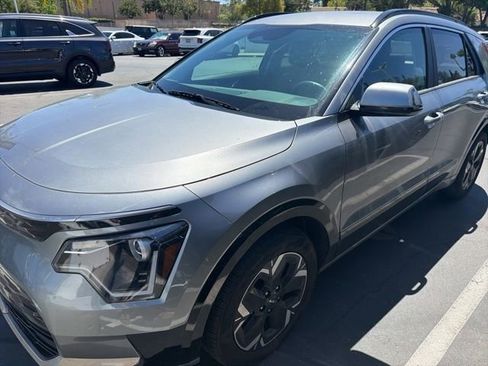 Certified 2024 Kia Niro Wind FWD image 7